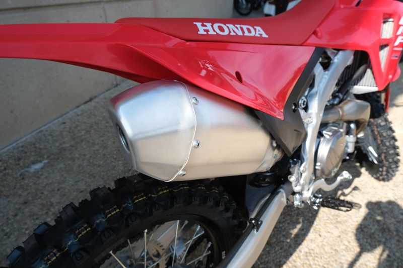 2025 Honda CRF450R REDImage 14