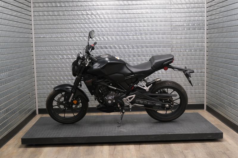 USED 2025 HONDA CB300R ABS Image 6
