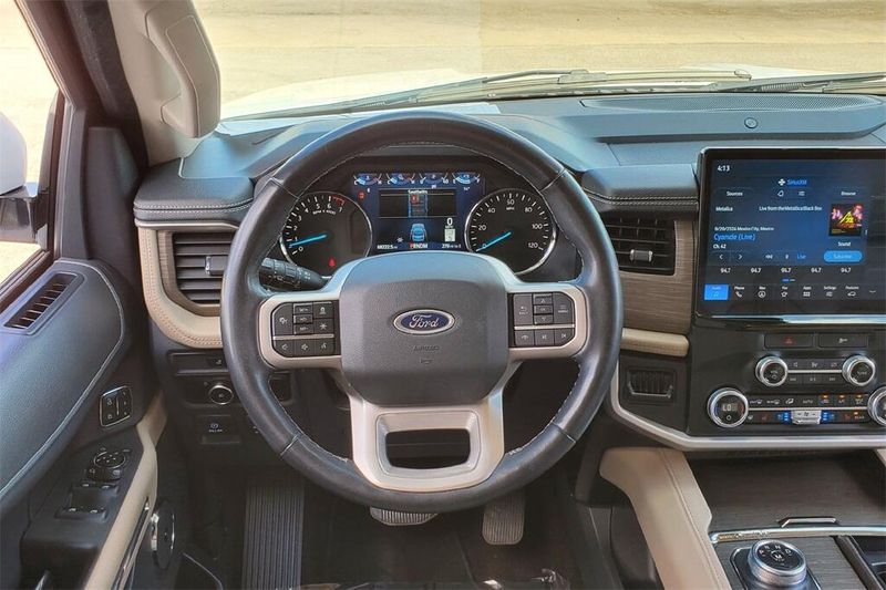 2023 Ford Expedition Limited photo 24