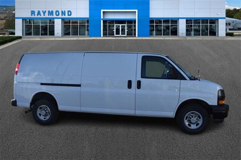 2023 Chevrolet Express 2500 Work VanImage 2