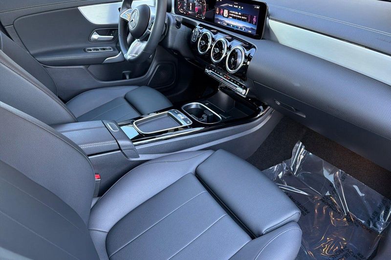 Used 2025 Mercedes-Benz CLA 250Image 17