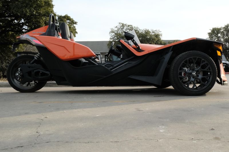 2024 Polaris SLINGSHOT SL AUTODRIVE VOLT ORANGEImage 2