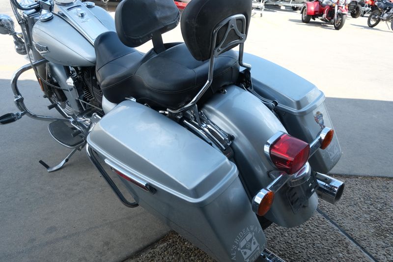 USED 2014 HARLEY ROAD KING Image 15
