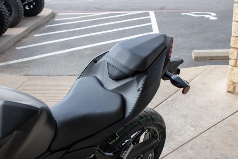 NEW 2026 KAWASAKI Z500 ABS Image 12
