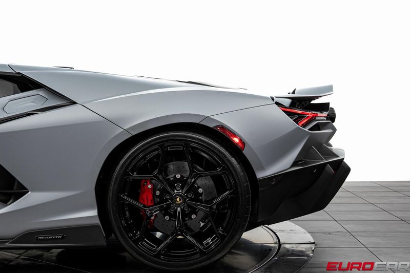 Used 2024 Lamborghini Revuelto *HUGE CARBON OPTIONS * FACTORY MATTE PAINT*Image 23