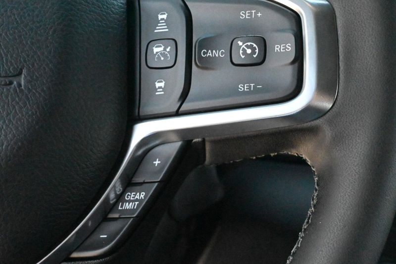 2025 RAM 2500 LaramieImage 21