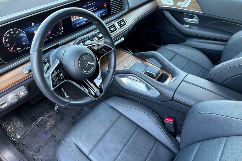 Used 2025 Mercedes-Benz GLE 450Image 10