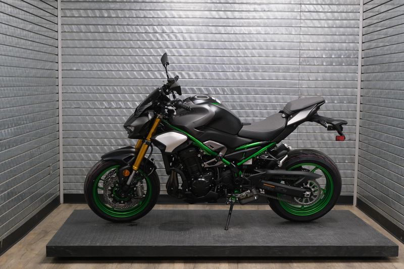 NEW 2026 KAWASAKI Z900 SE ABS Image 6