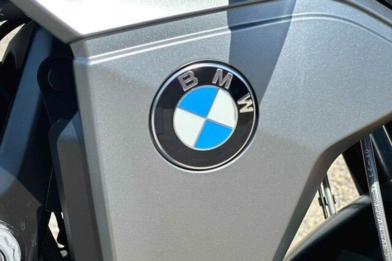 2023 BMW F 900 R