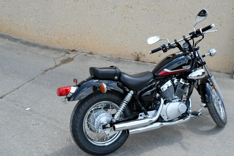 2025 Yamaha V STAR 250 RAVEN Image 4