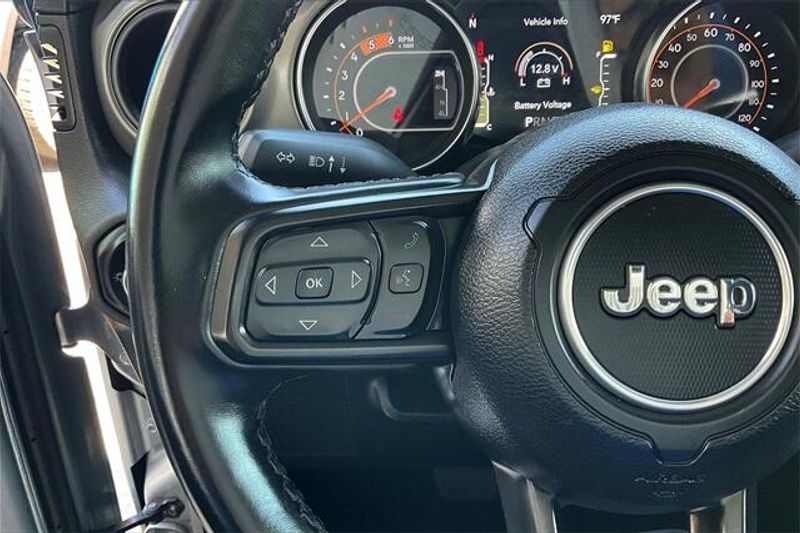Used 2021 Jeep Gladiator WillysImage 18