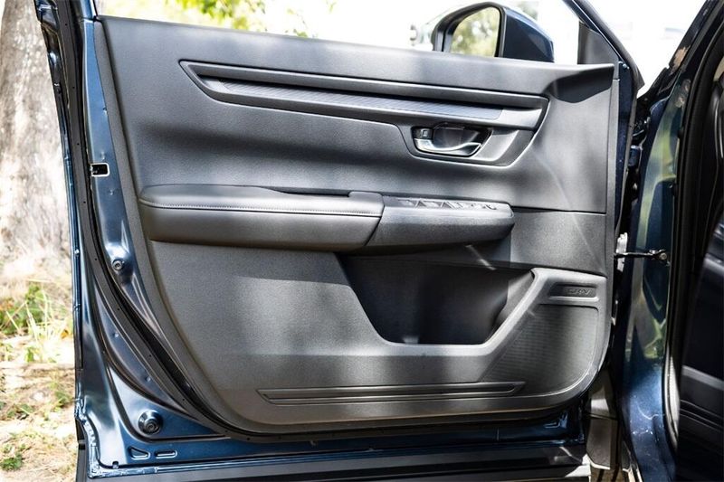 2025 Honda CR-V LX photo 12