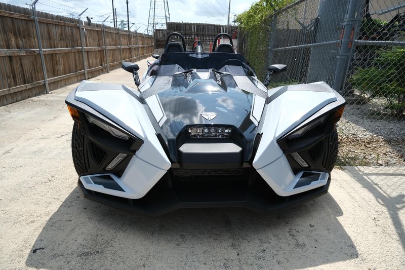 2024 Polaris SLINGSHOT SLR AUTODRIVE MOONLIGHT SHADOWImage 4