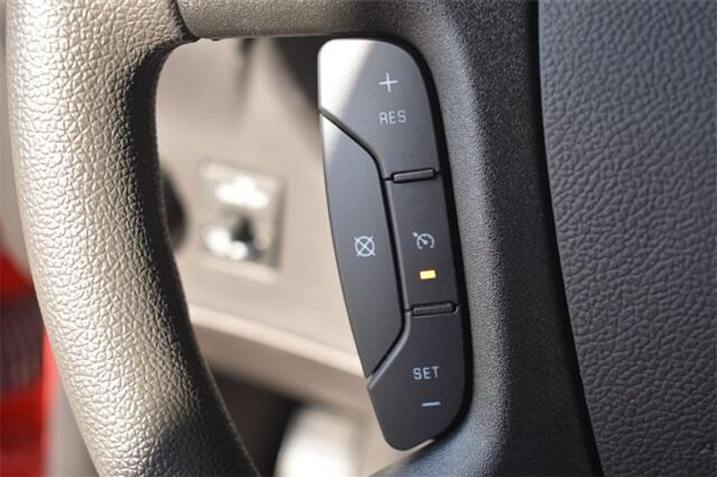 New 2025 Chevrolet Express 3500 Work VanImage 25