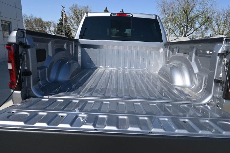 2025 RAM 1500 TradesmanImage 9