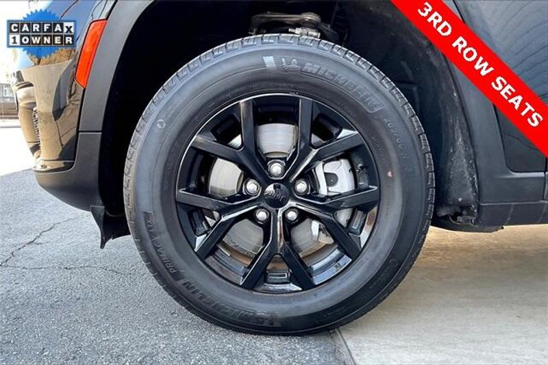Used 2024 Jeep Grand Cherokee L AltitudeImage 8