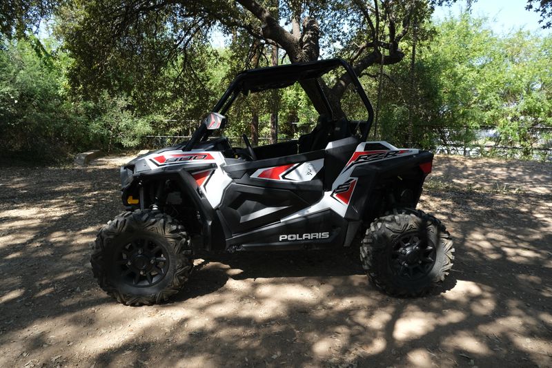 2019 Polaris RZR S 900 WHITE BaseImage 16