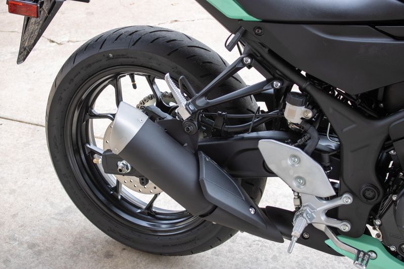 NEW 2026 YAMAHA YZFR3 ABS Image 15