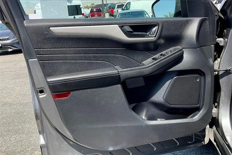 Used 2022 Ford Escape SEImage 22