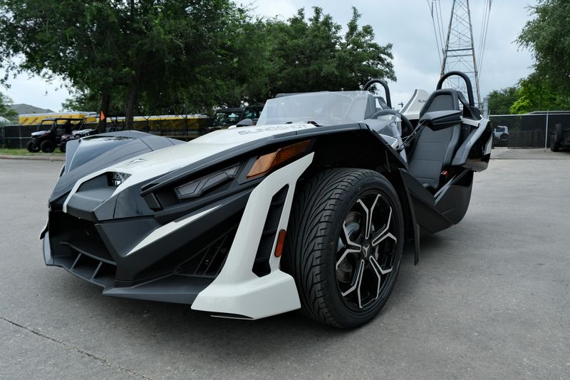 NEW 2026 POLARIS SLINGSHOT SLR AUTODRIVE Image 5