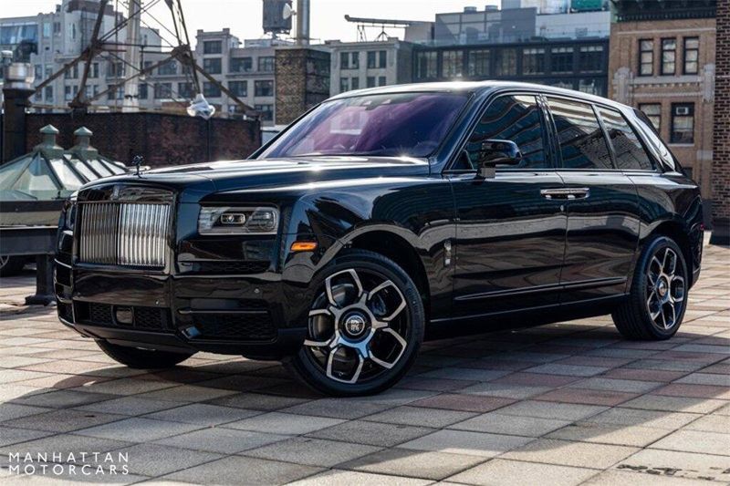 2023 Rolls-Royce Cullinan Black Badge in a Black Diamond exterior color and Navy with Scivaro Grey Accentsinterior. Lotus Manhattan 347-395-5714 lotusmanhattan.com 