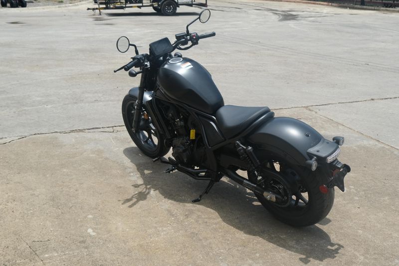 2025 Honda REBEL 1100 MATTE BLACK METALLIC Image 5