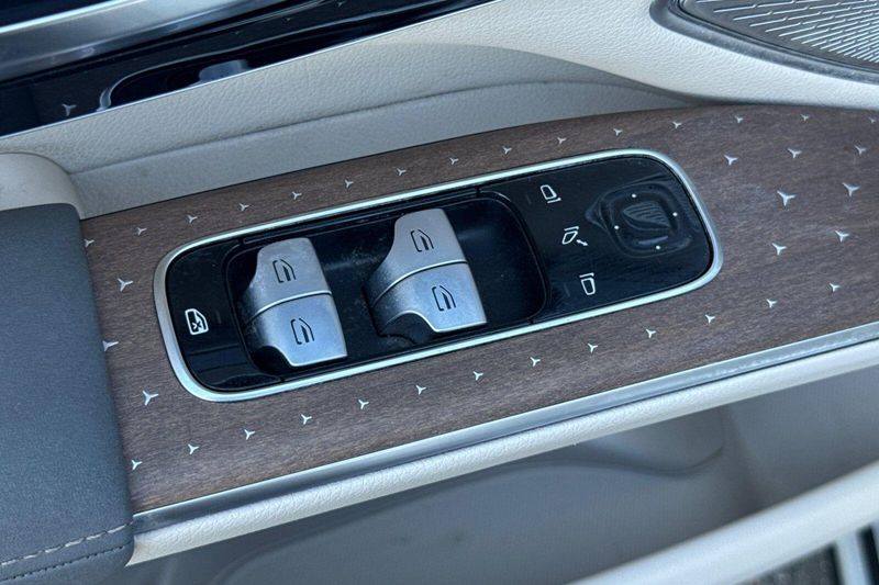 Used 2023 Mercedes-Benz EQS 450Image 12
