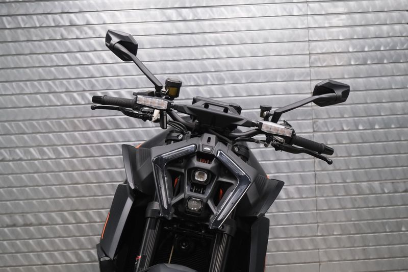 NEW 2026 KTM 1390 SUPER DUKE R EVO Image 9