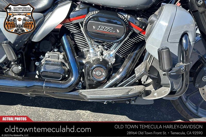 2018 Harley-Davidson Street Glide in a GUNSHIP GRAY exterior color. BMW Motorcycles of Temecula – Southern California (951) 506-6903 bmwmotorcyclesoftemecula.com 