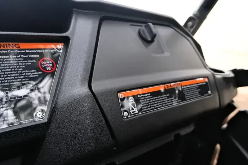 2025 Honda PIONEER 1000 6 DELUXE Image 14