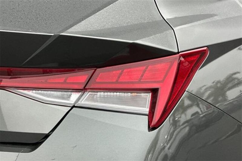 Used 2024 Hyundai Elantra SELImage 24