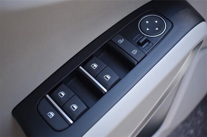 New 2025 Kia Soul LXImage 18
