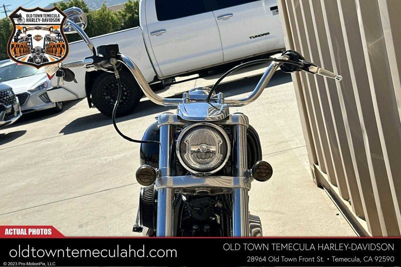 2018 Harley-Davidson Softail in a Black exterior color. BMW Motorcycles of Temecula – Southern California (951) 506-6903 bmwmotorcyclesoftemecula.com 