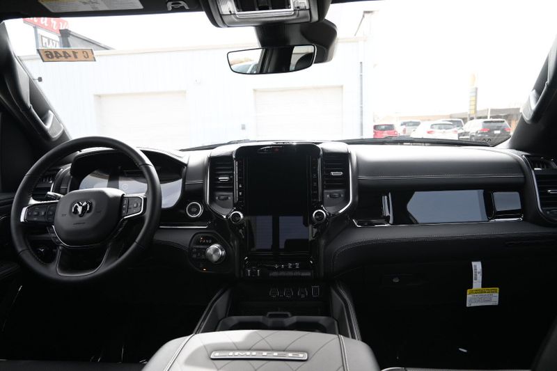 2025 RAM 1500 LimitedImage 15
