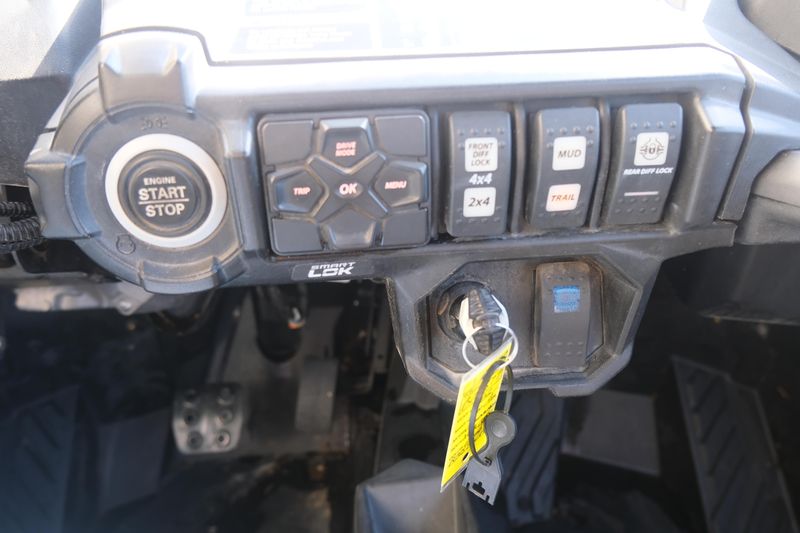 USED 2022 CAN-AM COMMANDER Image 17