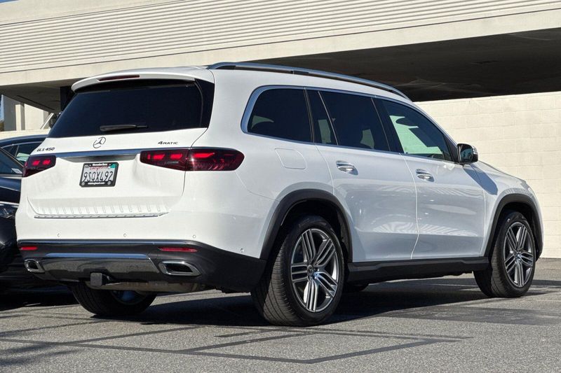 Used 2025 Mercedes-Benz GLS 450Image 4