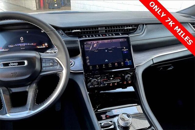 Used 2025 Jeep Grand Cherokee LimitedImage 5