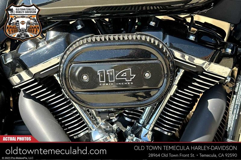 2018 Harley-Davidson Softail in a BLACK W/PINSTRIPE exterior color. BMW Motorcycles of Temecula – Southern California (951) 506-6903 bmwmotorcyclesoftemecula.com 