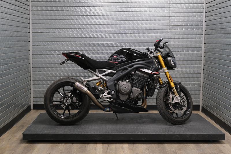 USED 2023 TRIUMPH SPEED TRIPLE 1200 RS Image 2