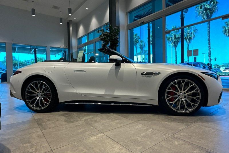 New 2026 Mercedes-Benz SL-Class SL 55 AMGImage 3