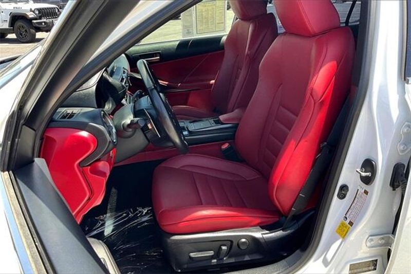 2021 Lexus IS 350 F SPORTImage 24