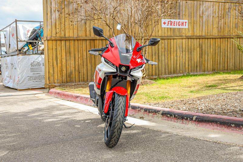 NEW 2026 YAMAHA YZFR3 ABS 70TH ANNIVERSARY EDITION Image 10