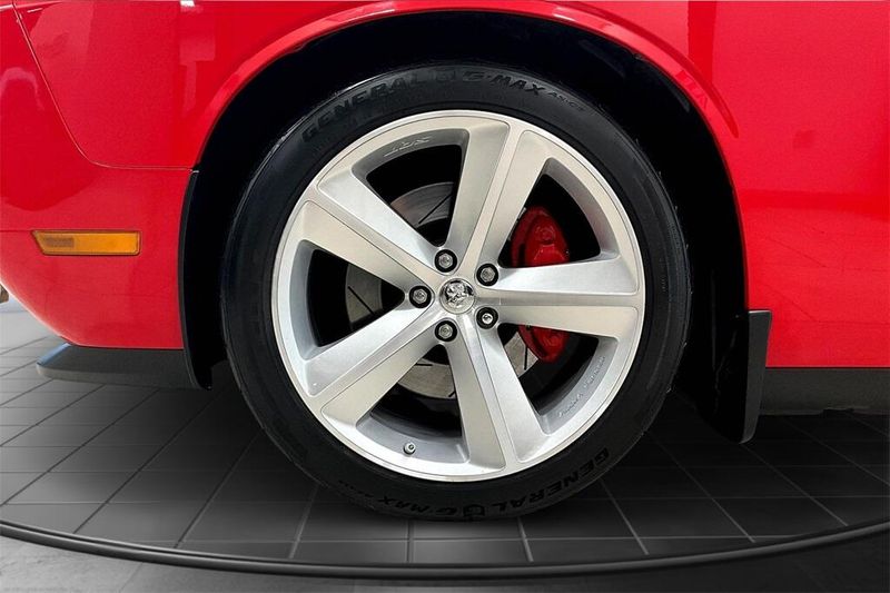 2009 Dodge Challenger SRT8 photo 7