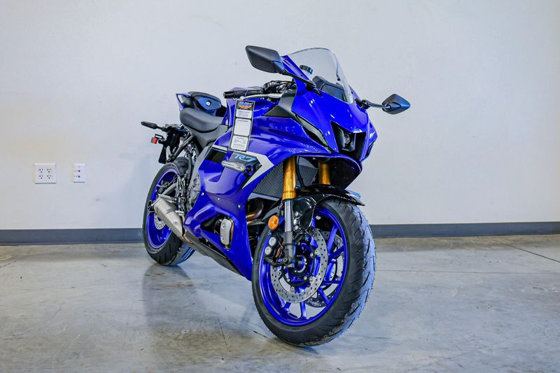 2025 Yamaha YZFR7 TEAM BLUEImage 1