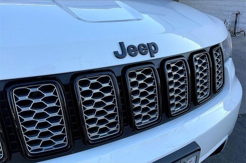 2021 Jeep Grand Cherokee Laredo XImage 30