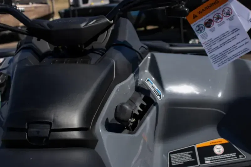 2025 Can-Am OUTLANDER DPS 500 GRANITE GREY Image 14