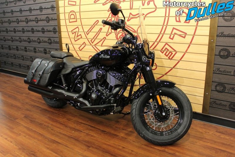 2025 Indian Motorcycle Super Chief Dark Horse Image 2