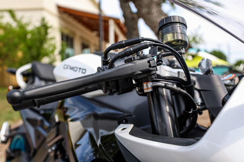 2025 CFMOTO 675 SS NEBULA WHITE Image 20