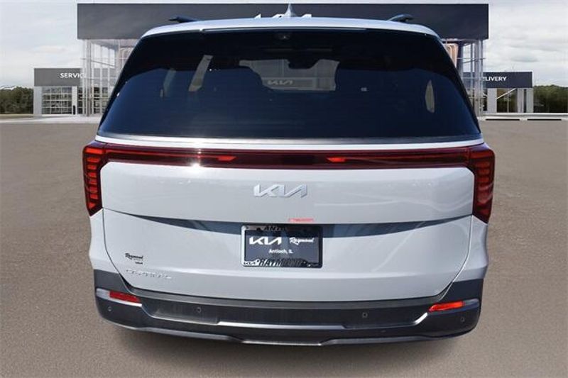 New 2025 Kia Carnival SX PrestigeImage 4