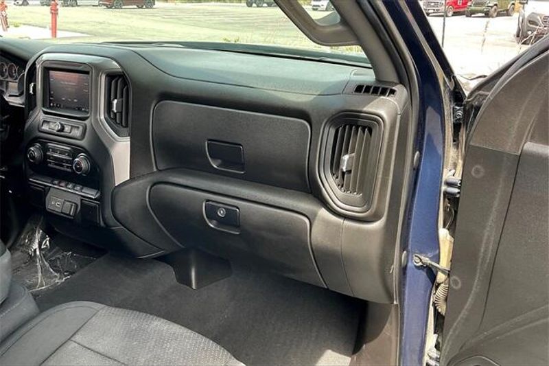 2021 Chevrolet Silverado 1500 CustomImage 16